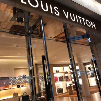 louis vuitton northbrook il.